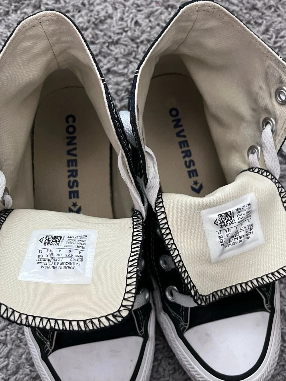 Women’s black converse